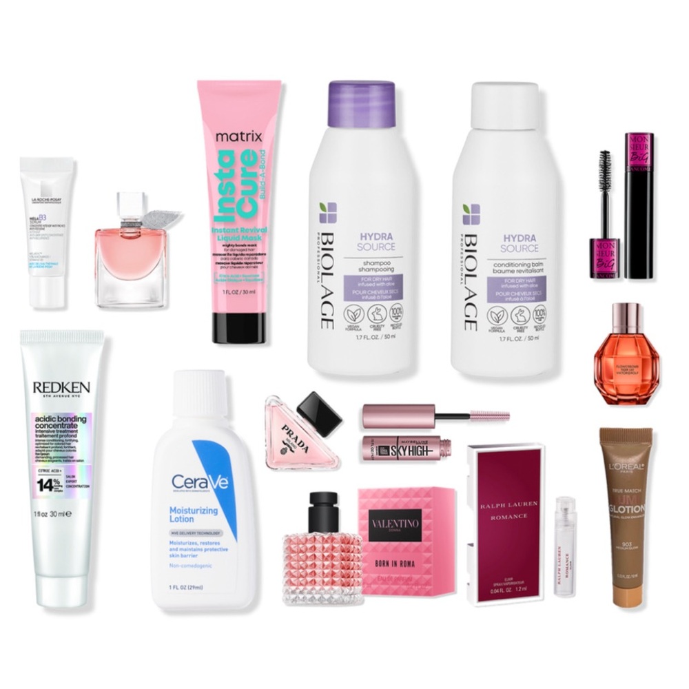 NWT • 14 Piece Beauty Bag